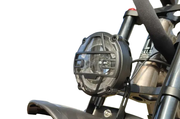 faros Bicicleta eléctrica todoterreno Lankeleisi MG800Max de 2000 W con motor dual y neumáticos anchos de 26
